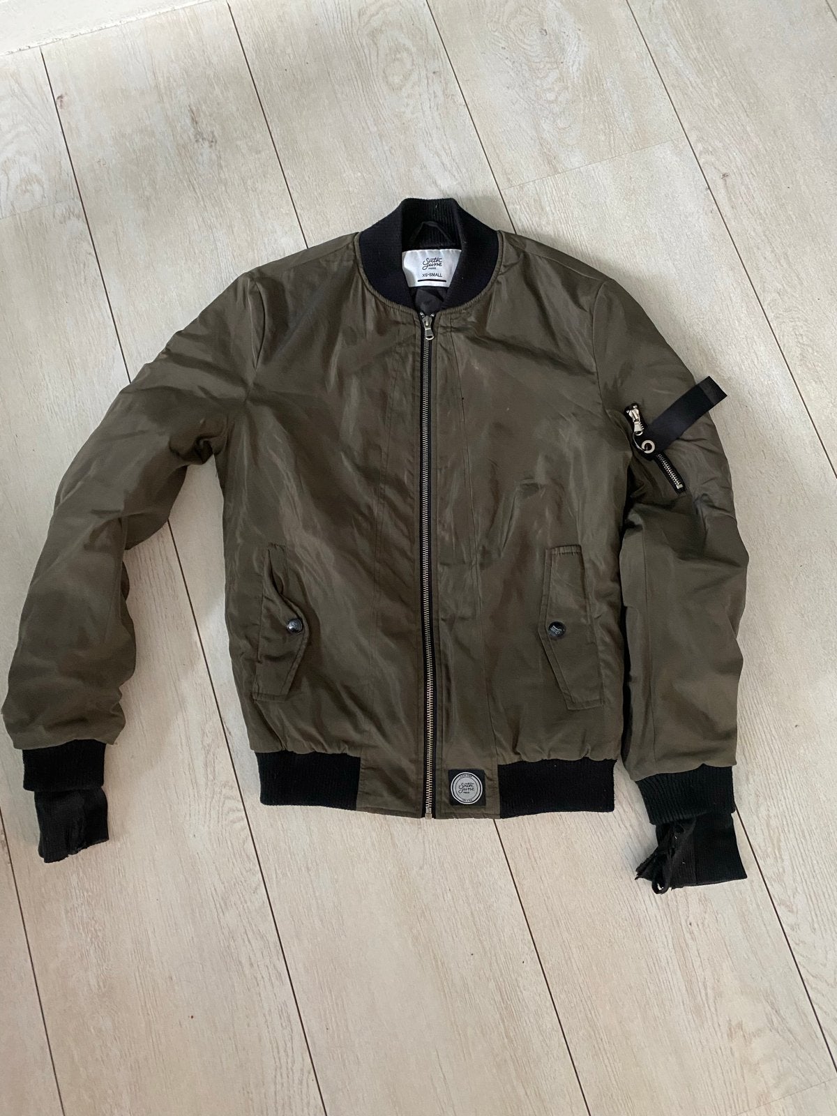 Stijlvolle Bomberjack - Maat xs, Kleding | Dames, Ophalen of Verzenden, Zo goed als nieuw, Maat 34 (XS) of kleiner, Groen