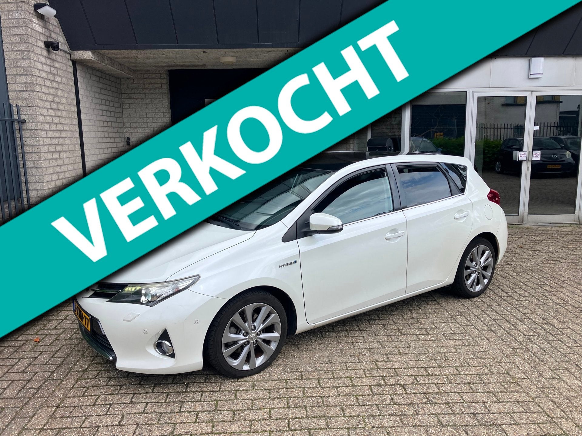Toyota Auris 1.8 Hybrid Lease Pro / PANO DAK / DEALER SERVIC, Gebruikt, Zwart, 4 cilinders, Leder en Stof