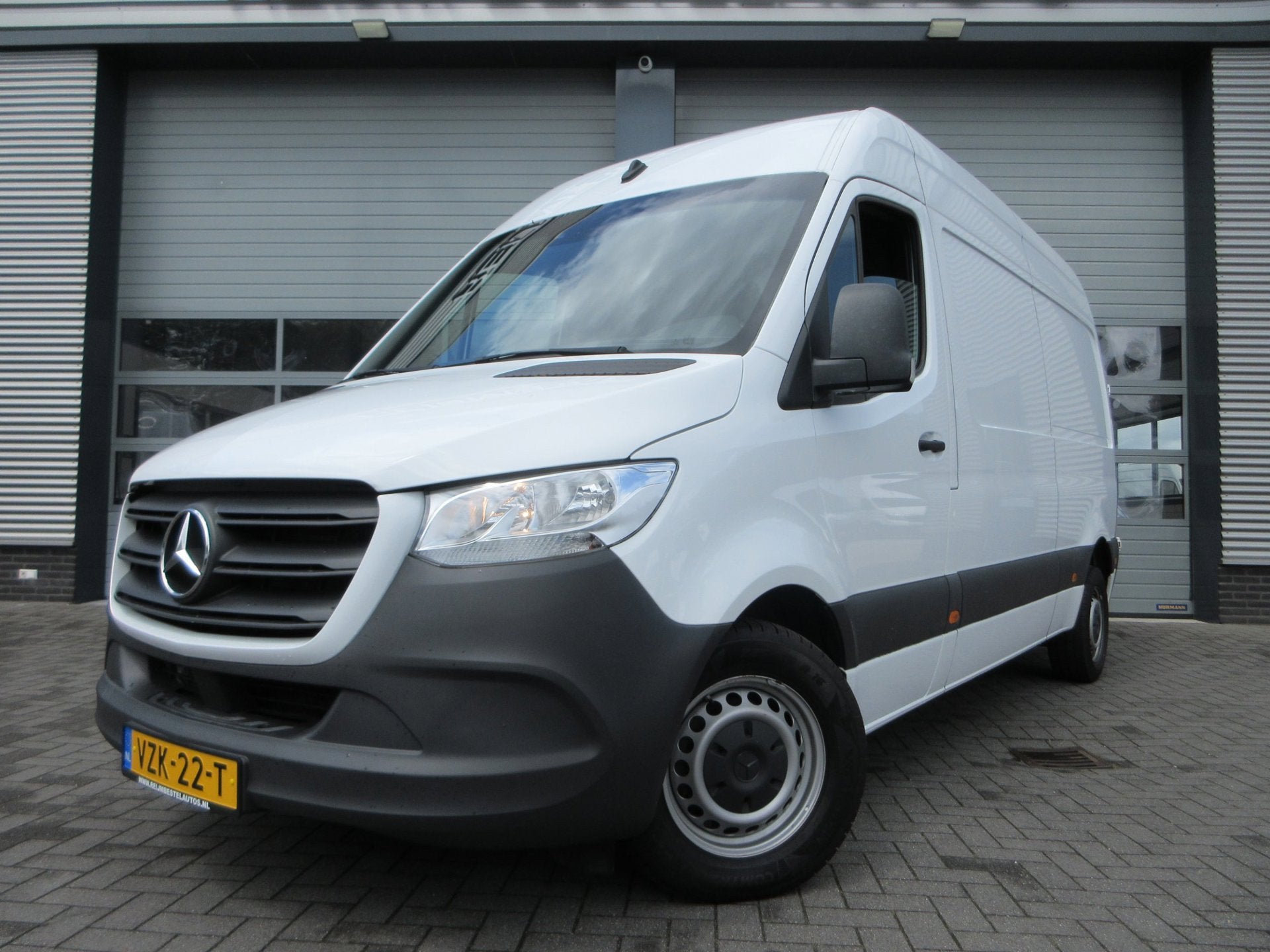 Mercedes-Benz Sprinter 215 CDI L2H2 Airco, Camera, Navigatie, Auto's, Gebruikt, Euro 6, 4 cilinders, 150 pk