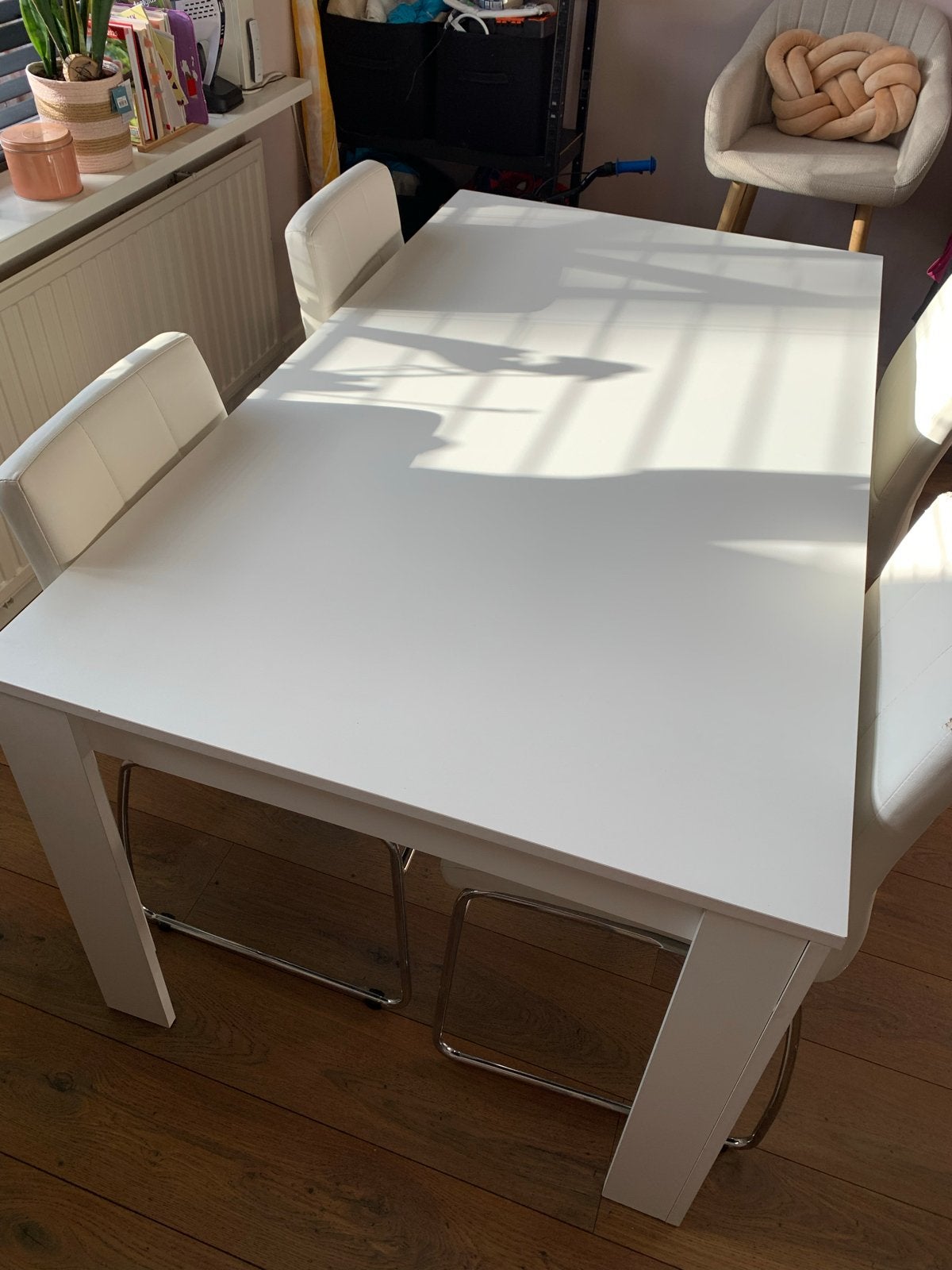 Eettafel met 4 stoelen - 2 stoelen met slijtage, Ophalen, Gebruikt, Vier personen, Vierkant
