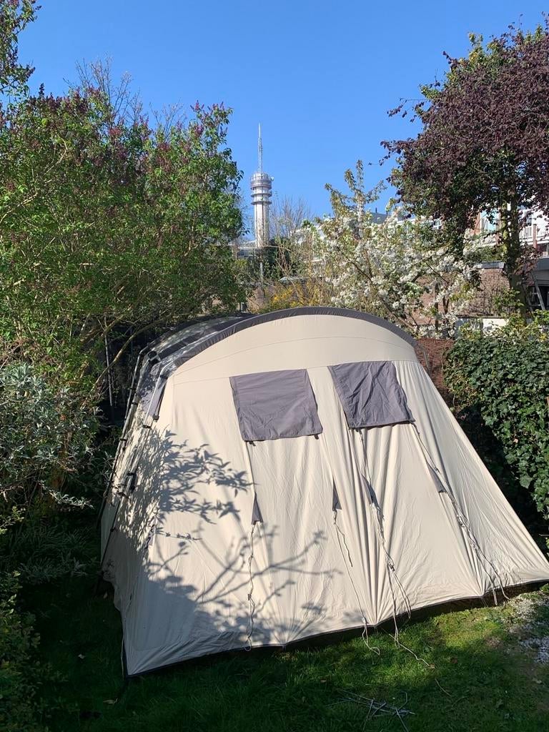 Ruime tent voor 4 personen - Ideaal voor kamperen, Ophalen, Gebruikt, Tot en met 4