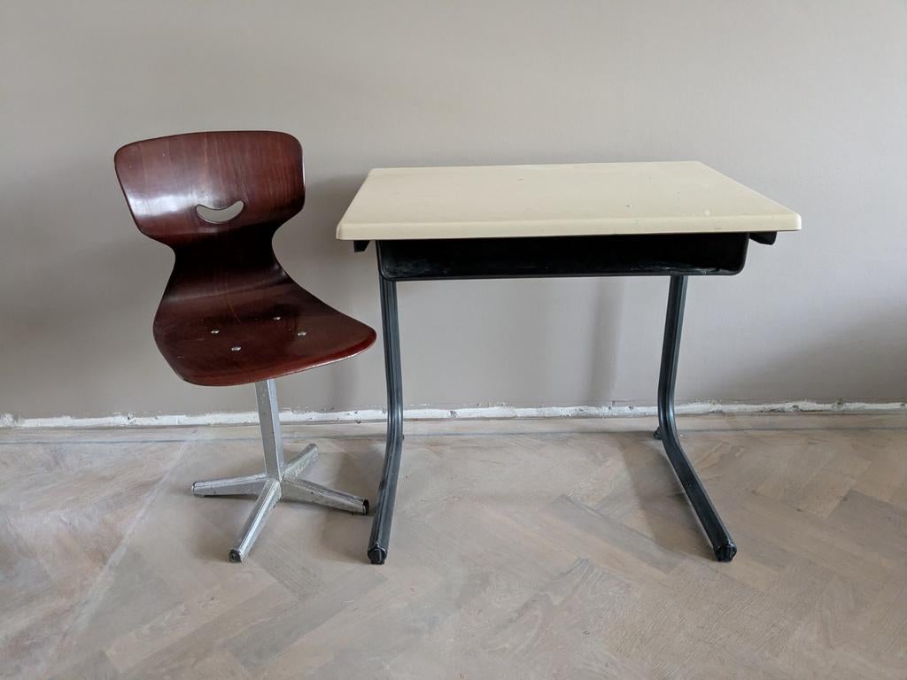Vintage schoolbureautje met stoeltje, Ophalen, Gebruikt, Tafel(s) en Stoel(en)