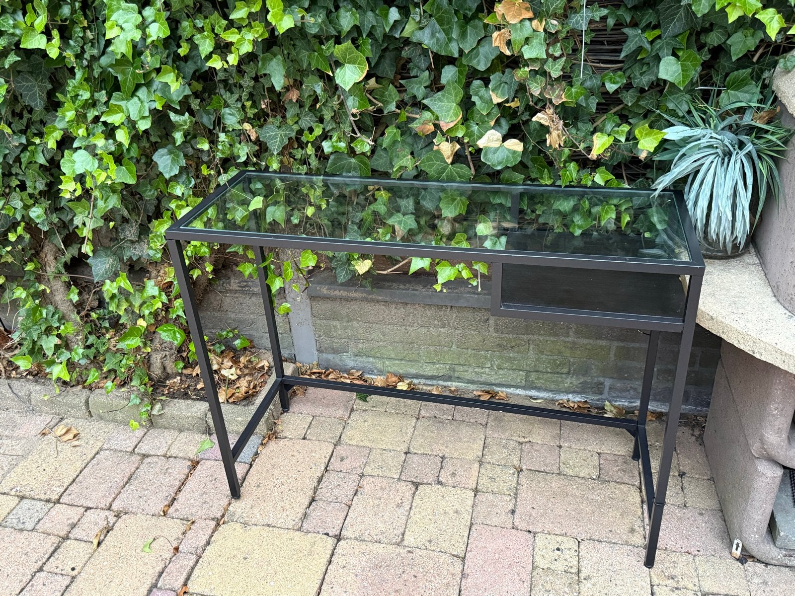 IKEA Vittsjö laptoptafel / bureau - zwart glas, Ophalen, Gebruikt, IKEA, Modern