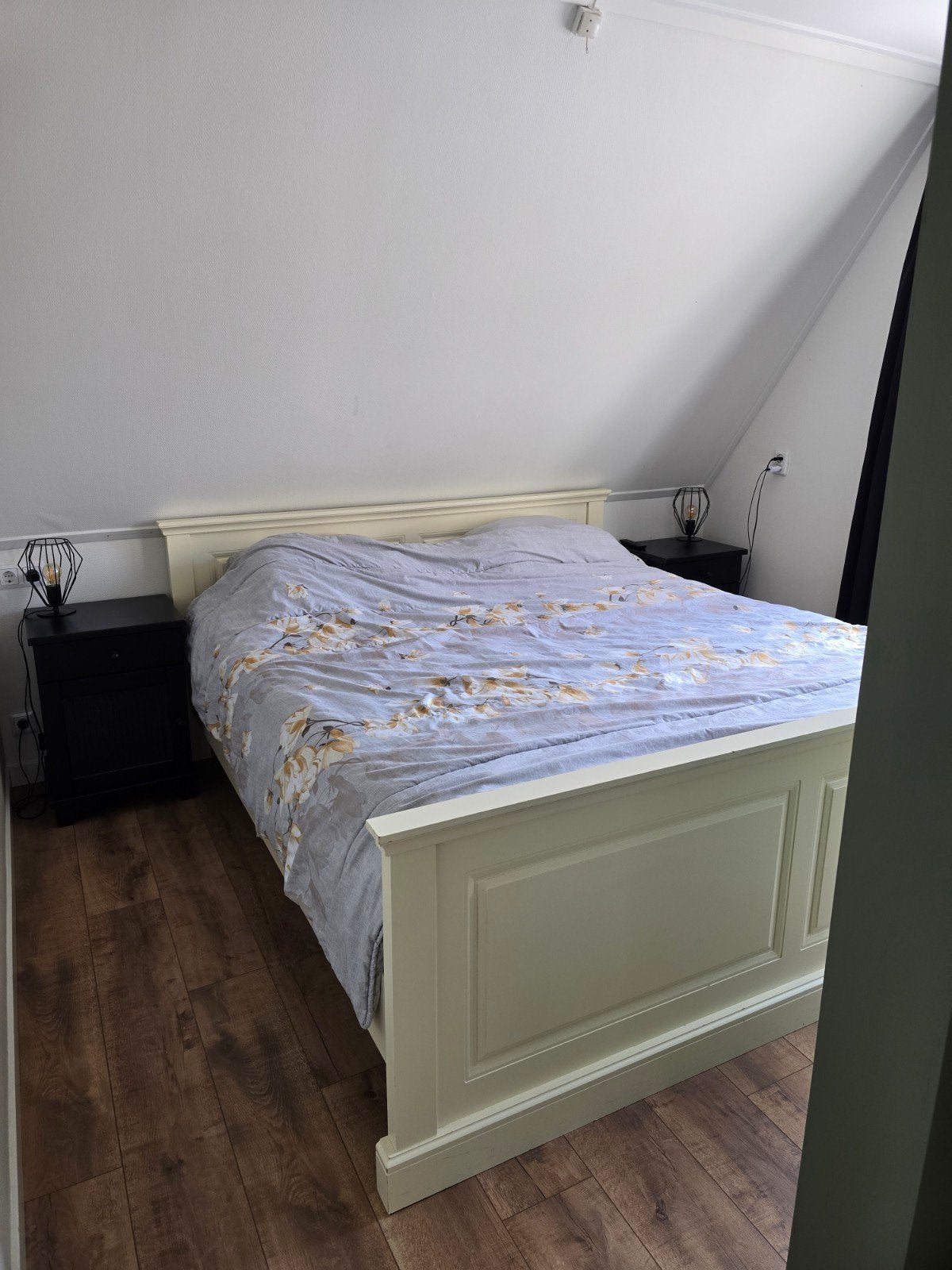 Bed 180x200, Ophalen, Tweepersoons, Zo goed als nieuw, 180 cm