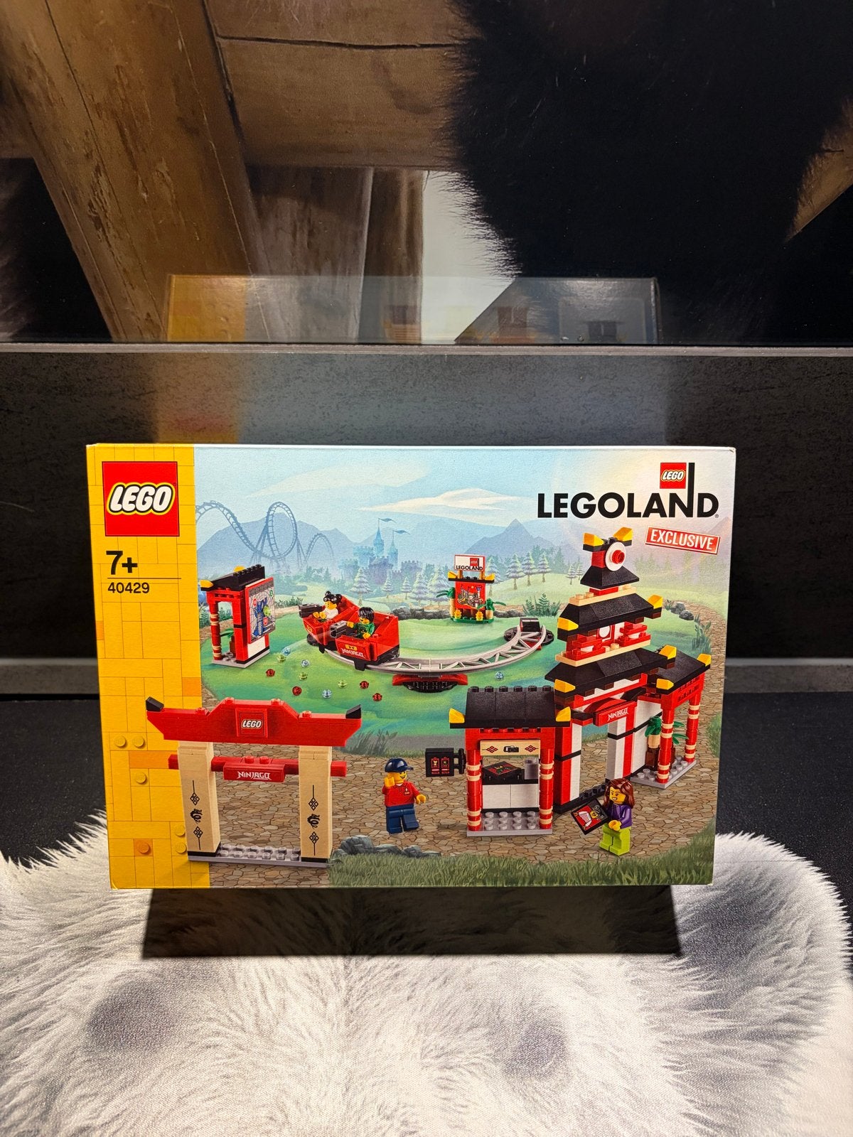 Foto 2 van Lego 40429 Legoland Ninjago World - Nieuw in doos