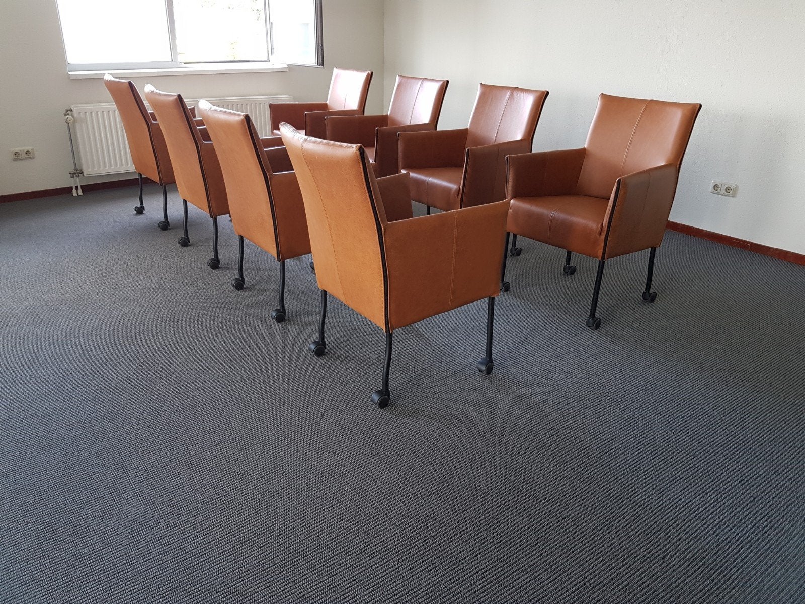 Koopje!  Comfortabele Design eetkamerstoelen in cognac Leer, Huis en Inrichting, Stoelen, Ophalen, Montis Chaplin charly bertplantagie stijl
