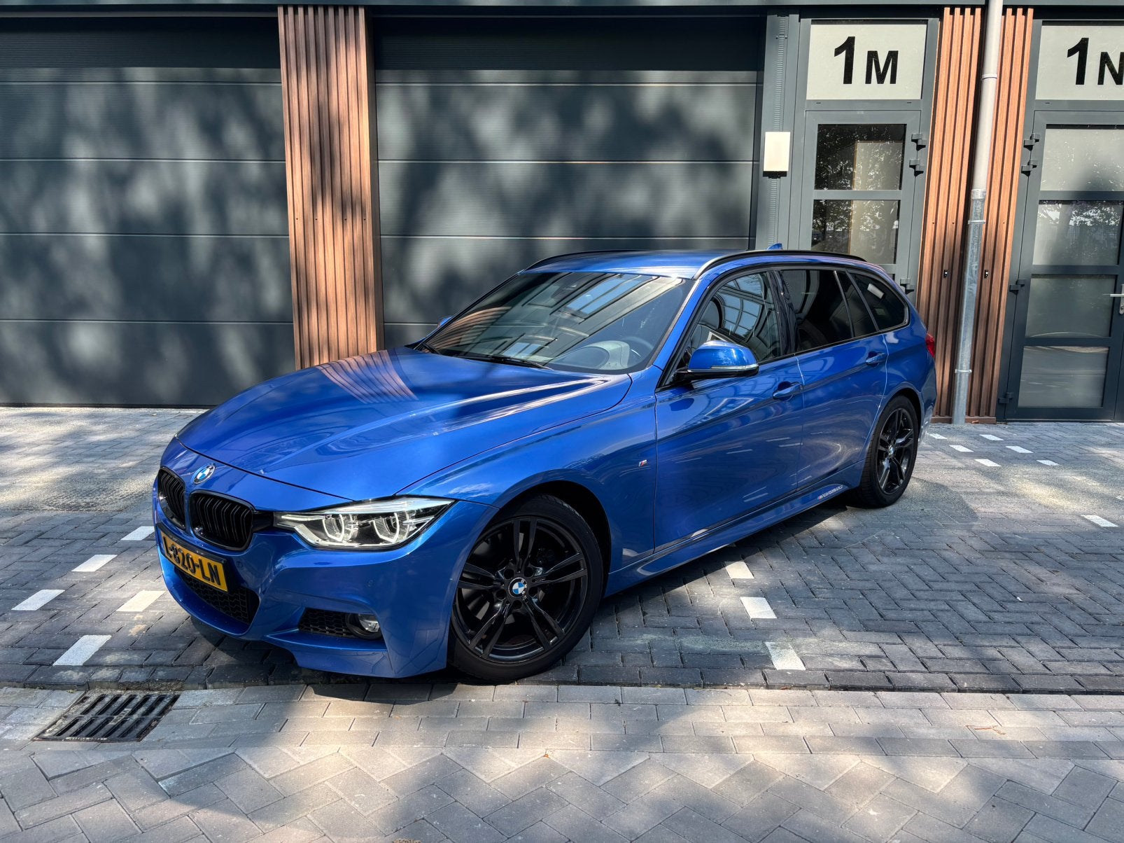 BMW 3-Serie 330i 252pk Aut 2018 Blauw, Auto's, Achterwielaandrijving, 1800 kg, 4 cilinders, Blauw