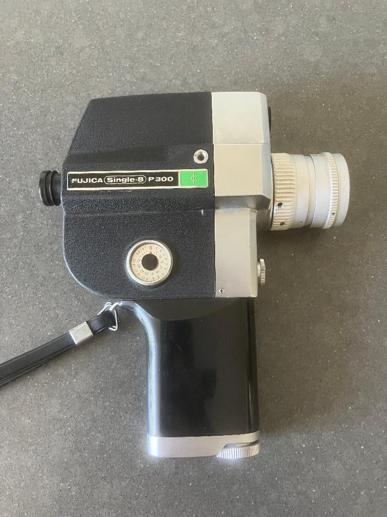 Filmcamera Fujica Single-8 P300 met originele beschermhoes, Ophalen of Verzenden, 8mm, Camera