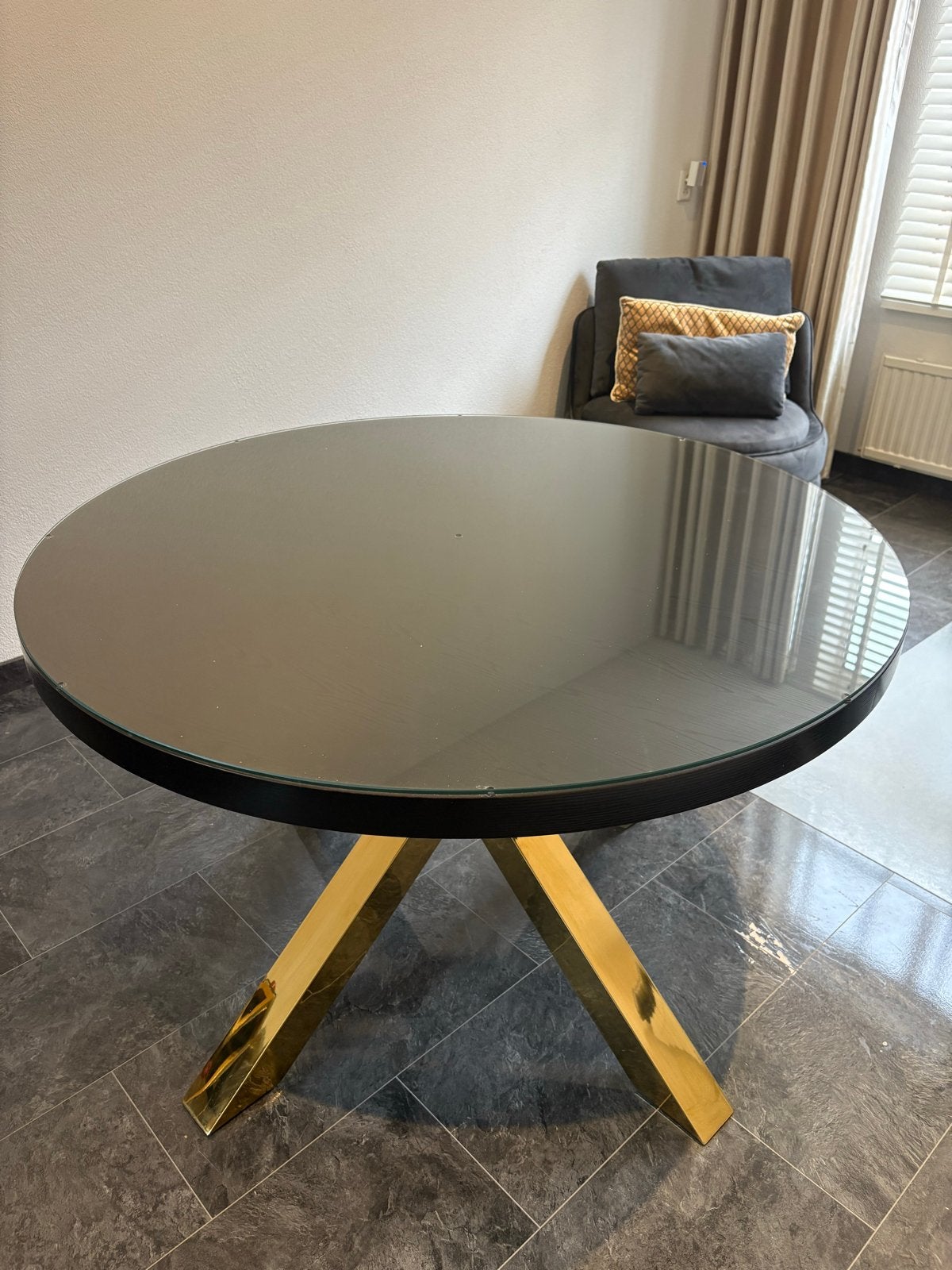 Richmond Eettafel Rond Zwartblad 120cm met Gouden Poot, Huis en Inrichting, Tafels | Eettafels, 100 tot 150 cm, Rond, Ophalen of Verzenden