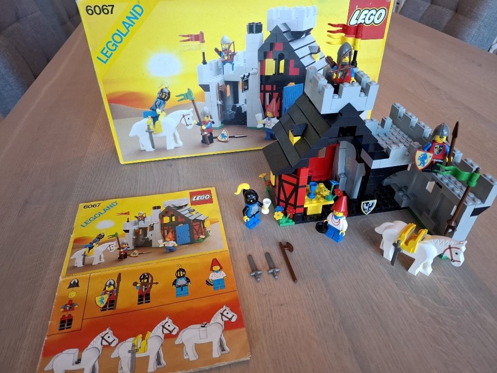 Lego Castle / kasteel 6067 - Guarded Inn, Kinderen en Baby's, Speelgoed | Duplo en Lego, Gebruikt, Ophalen of Verzenden, Castle