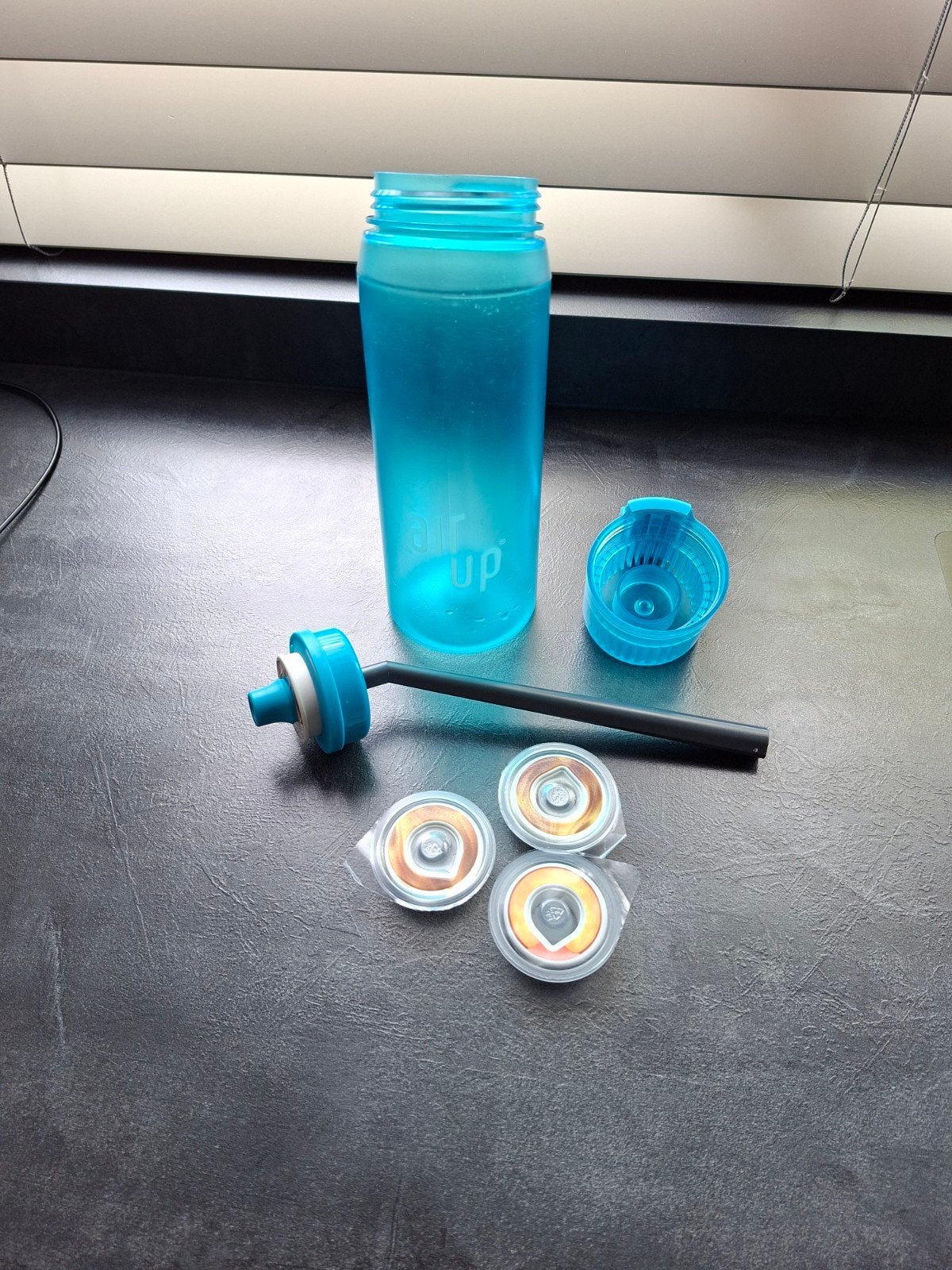 Air Up fles met 3 pods - Blauw, Sport en Fitness, Ophalen of Verzenden, Gebruikt