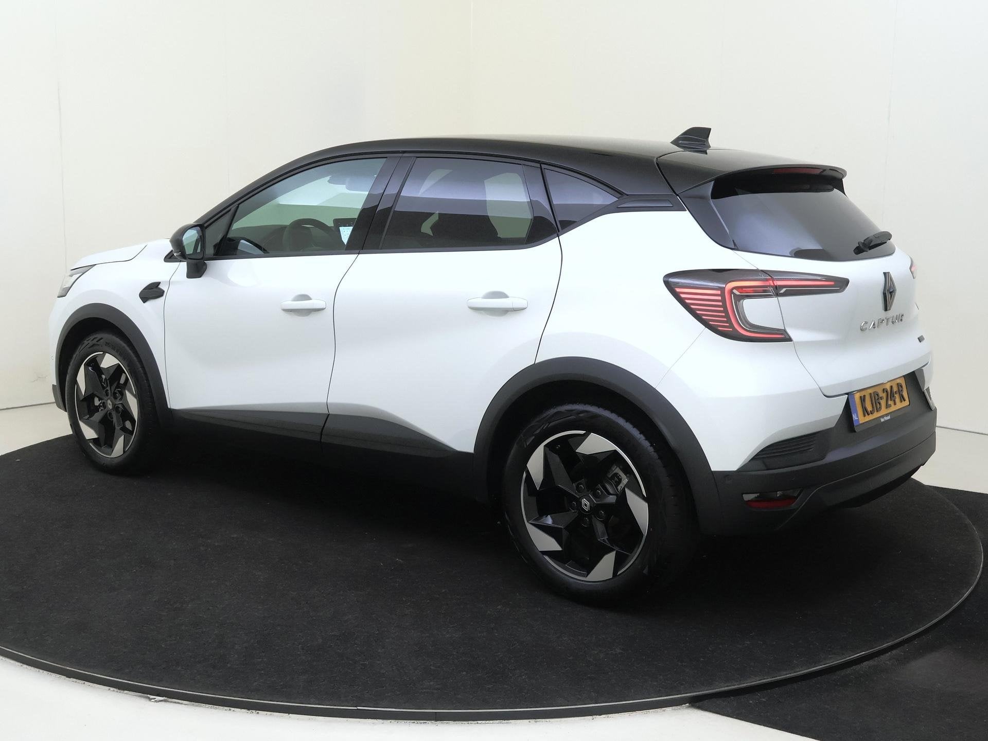 Renault Captur 1.8 E-Tech full hybrid 160 techno | Camera |, Auto's, Dealer onderhouden, 4 cilinders, Leder en Stof, Bedrijf
