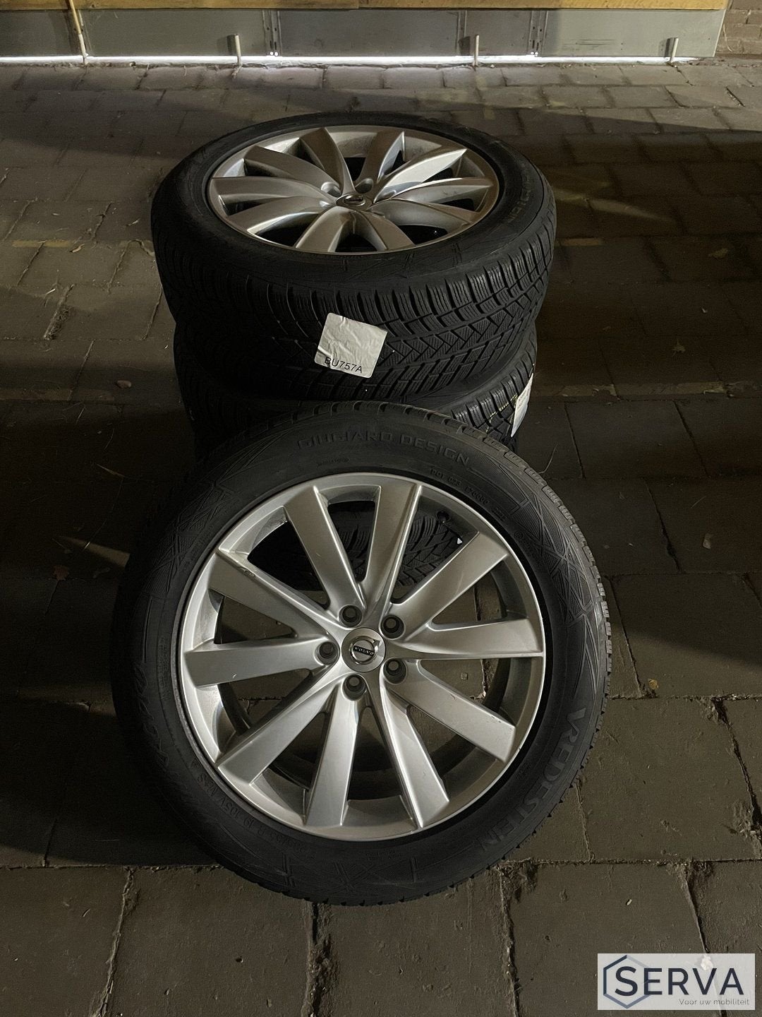 Volvo XC90 “10-Spoke Turbine Silver (172)” wielen met Vredes, Gebruikt, -, -, Banden en Velgen