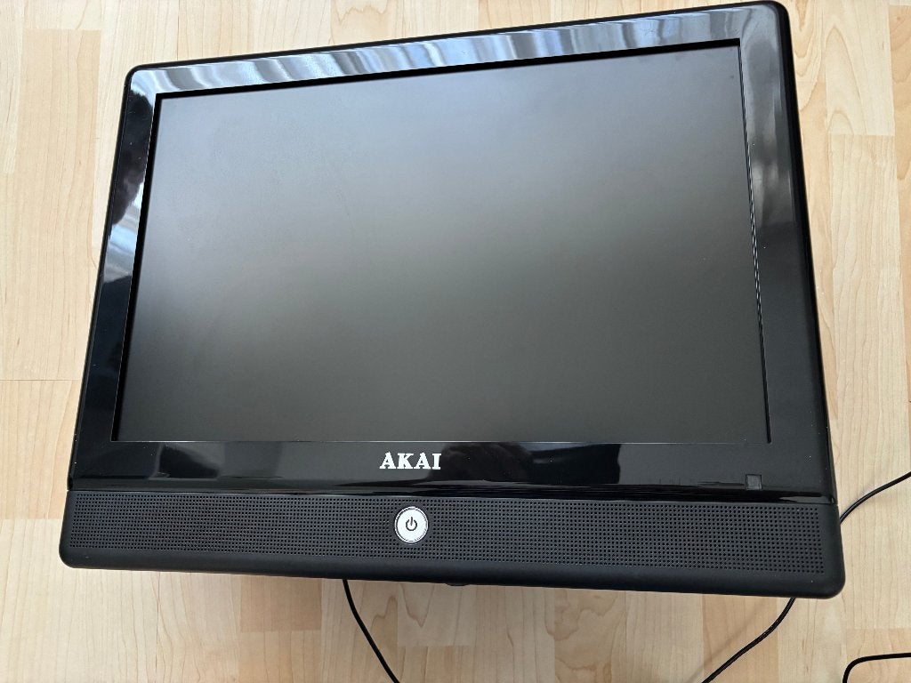 TV AKAI (+ dvd-player) - met wandbeugel, Audio, Tv en Foto, LCD, 120 Hz, Zo goed als nieuw, 40 tot 60 cm