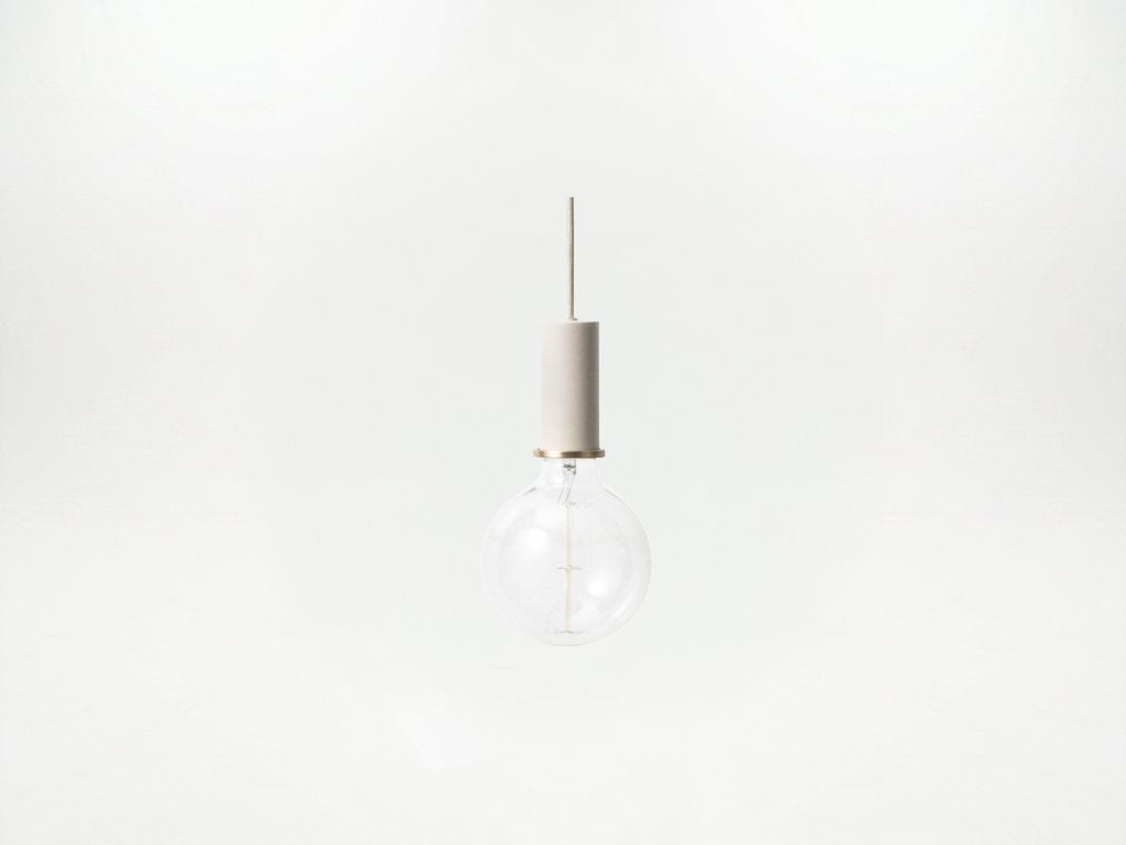 Ferm Living Socket Pendant Low Grijs bij TheReSales, Huis en Inrichting, Lampen | Hanglampen, Ophalen, Zo goed als nieuw, Metaal