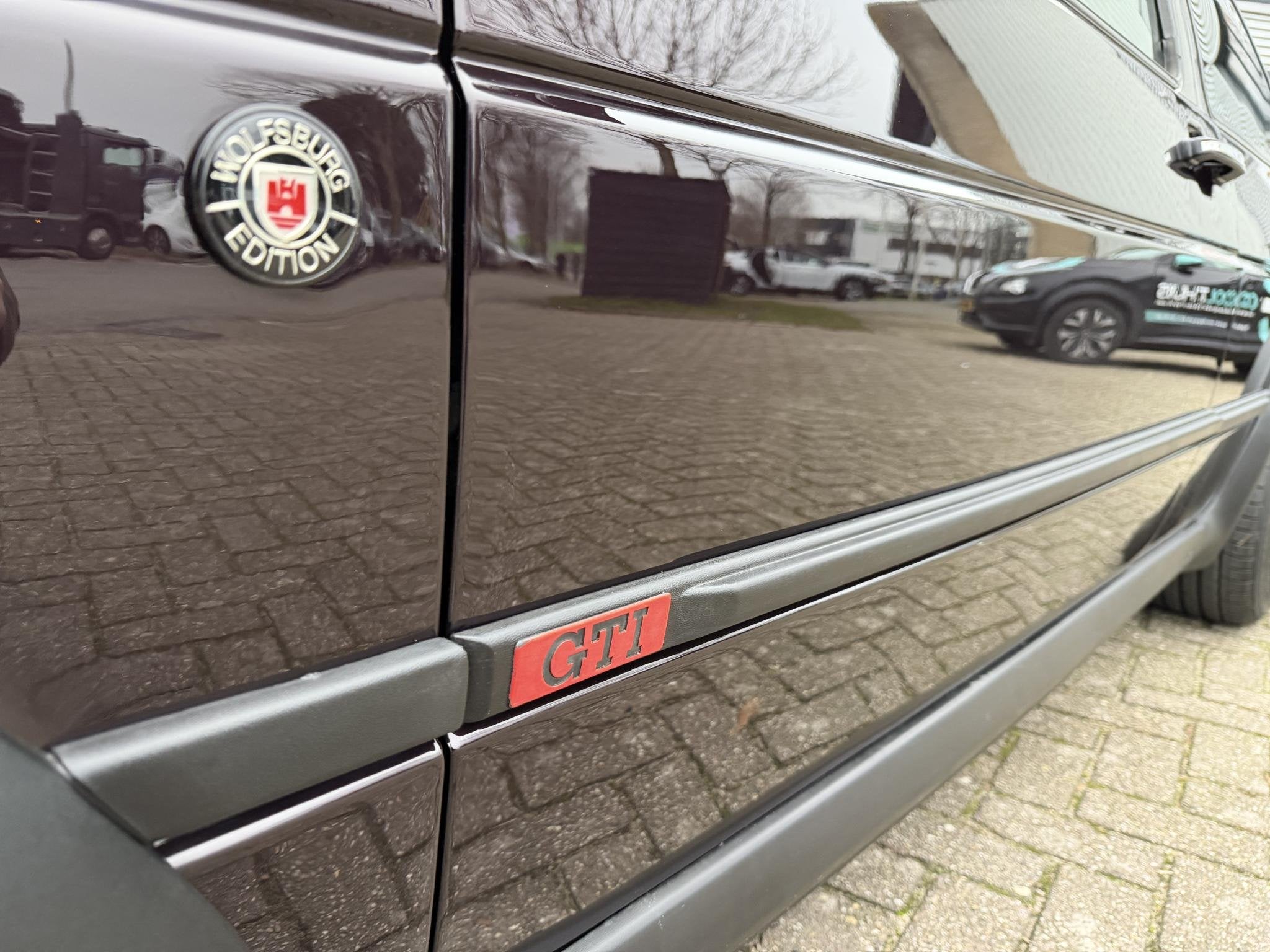 Volkswagen Golf 1.8 Wolfsburg edition nieuwstaat, Voorwielaandrijving, Metallic lak, Stof, Gebruikt