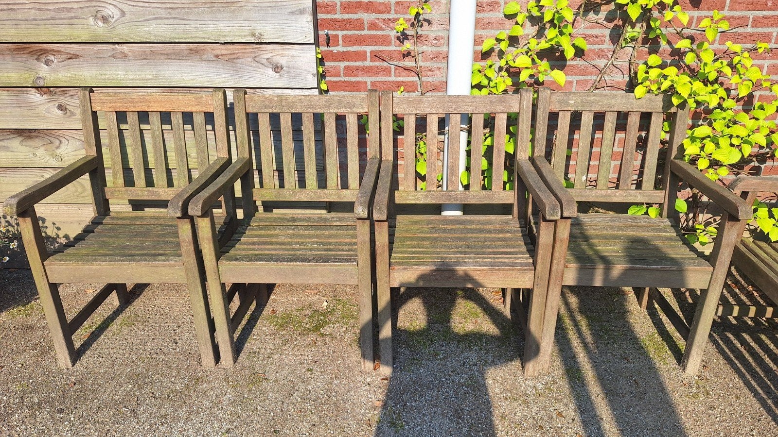 4 tuinstoelen en 1 tuinbank, hout, Smaragd Garden Furniture, Ophalen of Verzenden, Gebruikt, Hout