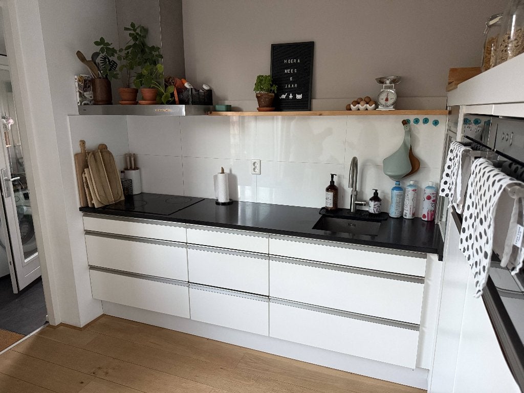 Complete keuken met inbouwapparatuur + koelkast + vaatwasser, Ophalen, Gebruikt, Wit, Hoekkeuken