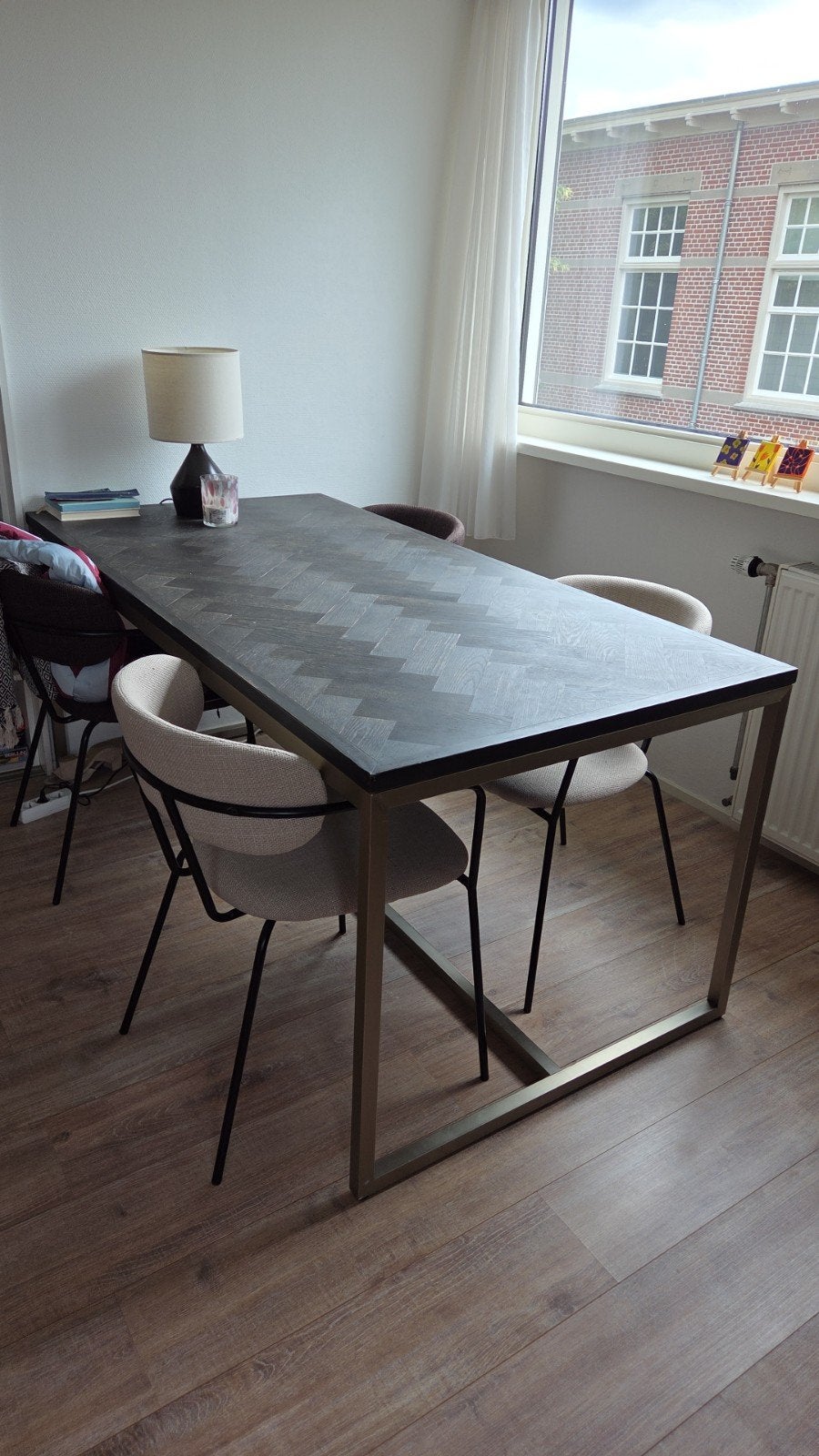 Eettafel 180 cm lang met visgraat motief, Huis en Inrichting, Tafels | Eettafels, Gebruikt, 50 tot 100 cm, 150 tot 200 cm, Rechthoekig
