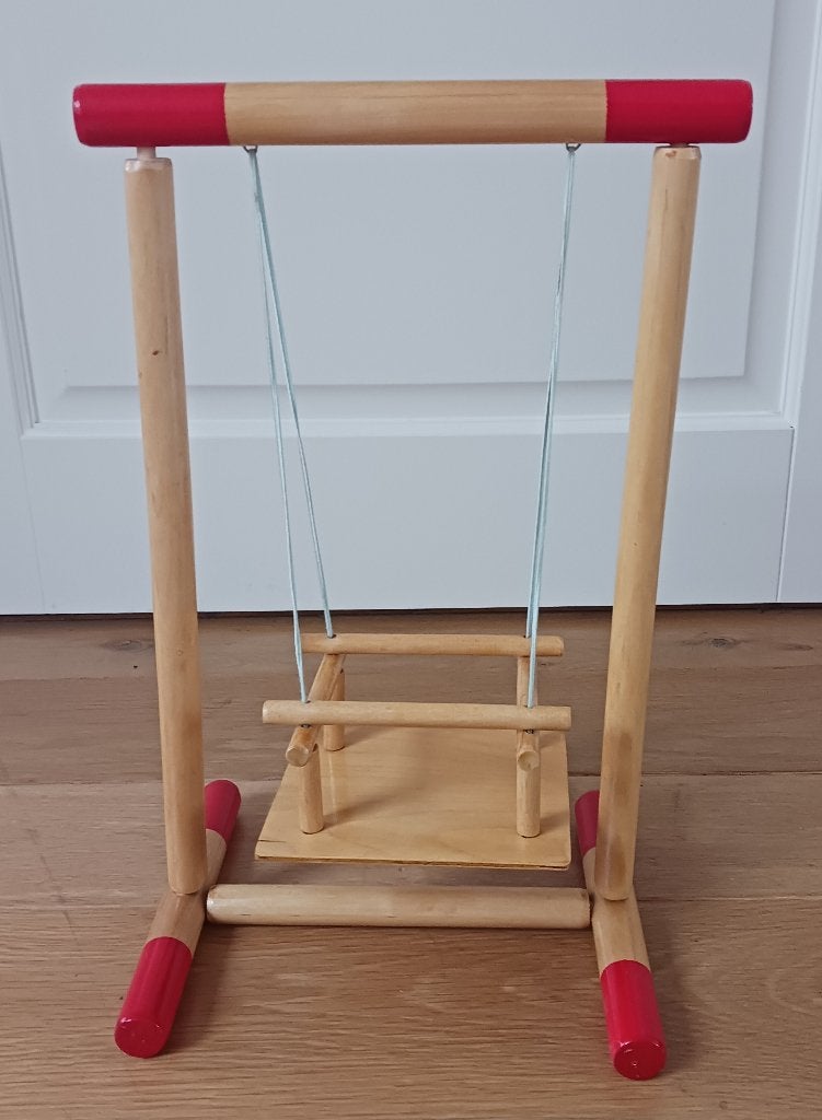 oude poppenschommel hout made in USSR voor oude pop beer, Ophalen of Verzenden, Zo goed als nieuw