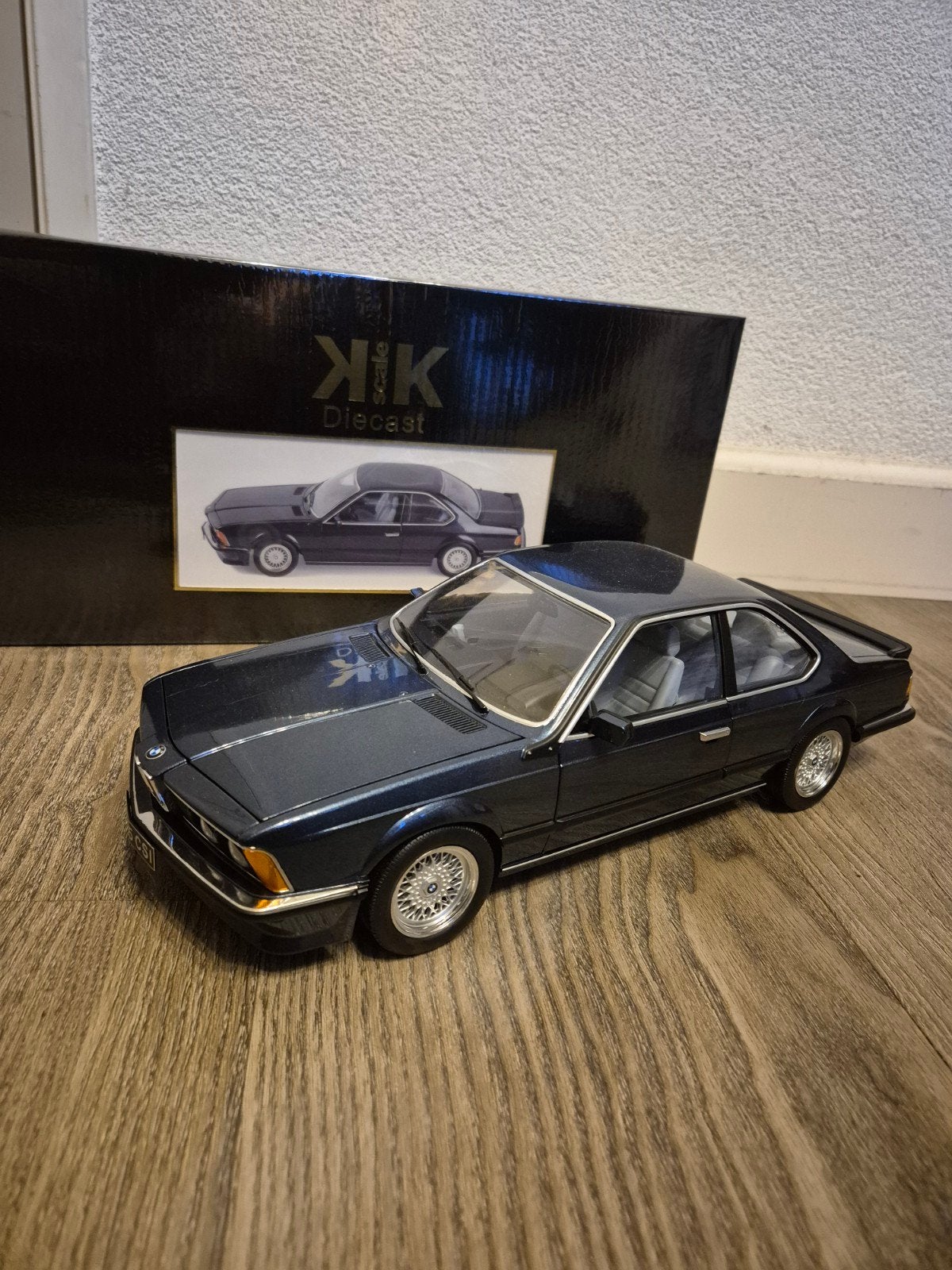 KK Scale BMW M635 CSI blauw 1:12, Ophalen, Nieuw, Auto