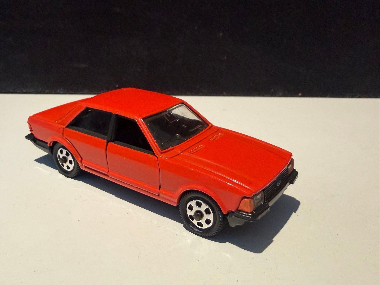 Mebetoys Ford Granada A121 - Rood Diecast Modelauto, Hobby en Vrije tijd, Ophalen of Verzenden, Gebruikt, Auto, Overige merken