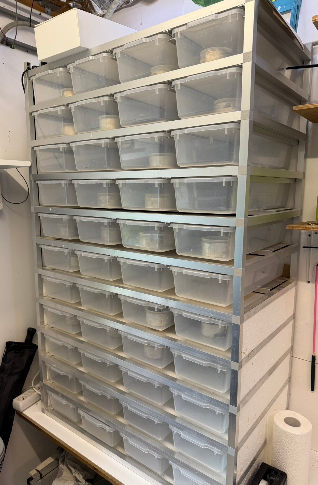 V18 reptielen rack 44 tubs, Ophalen, Zo goed als nieuw