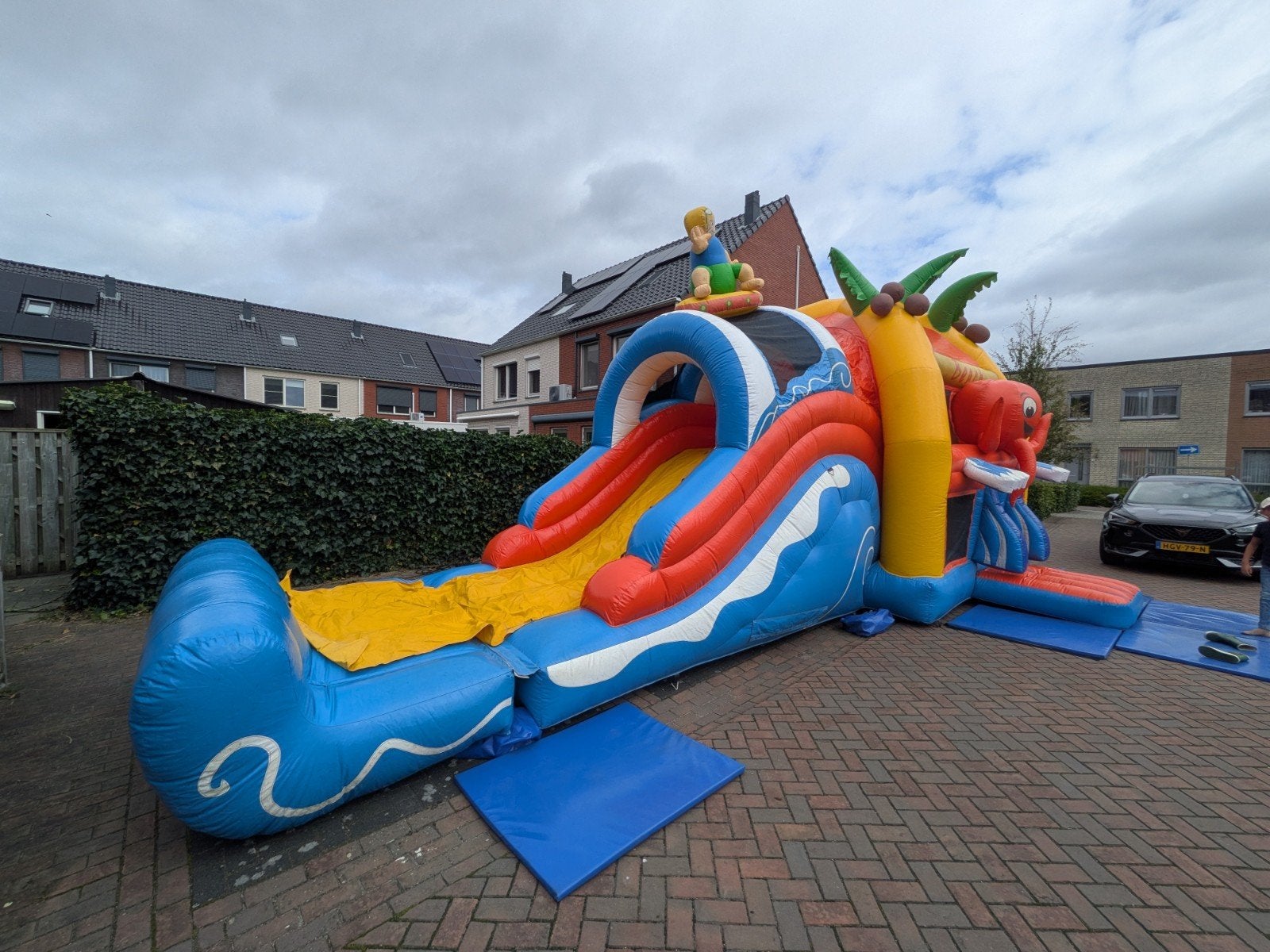 Springkussen met zwembad te koop, Ophalen, Zo goed als nieuw, Overige