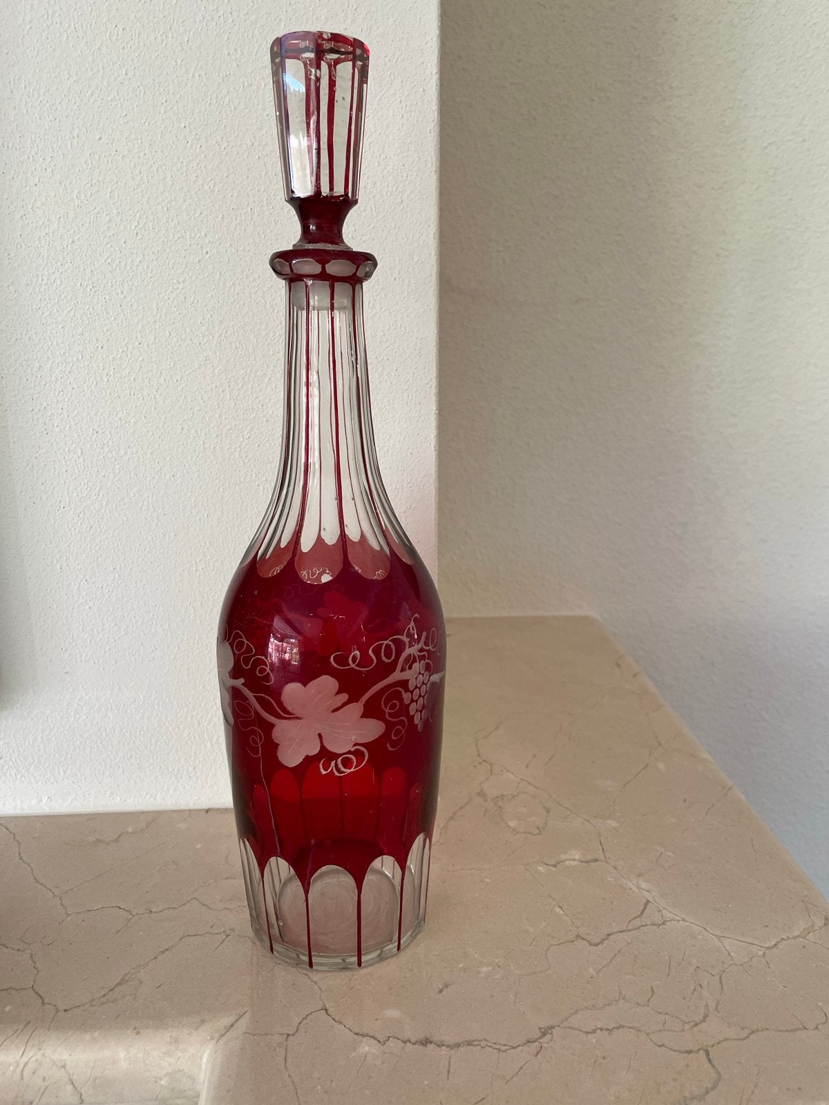 Antieke Boheemse karaf van robijnrood glas, Ophalen of Verzenden