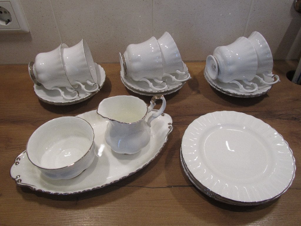 Royal Albert Chantilly serviesdelen, Antiek en Kunst, Ophalen of Verzenden