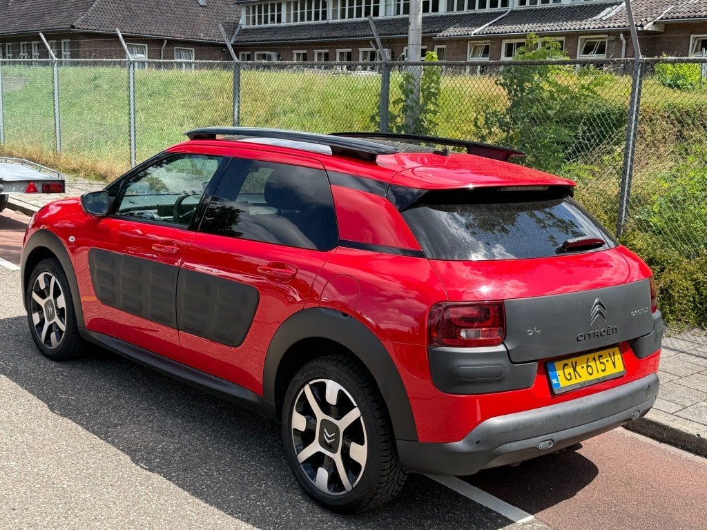 Citroen C4 1.2 E-VTI Automaat - Pano dak - D riem is V.v !!!, Auto's, Citroën, 82 pk, 23 km/l, Origineel Nederlands, Bedrijf