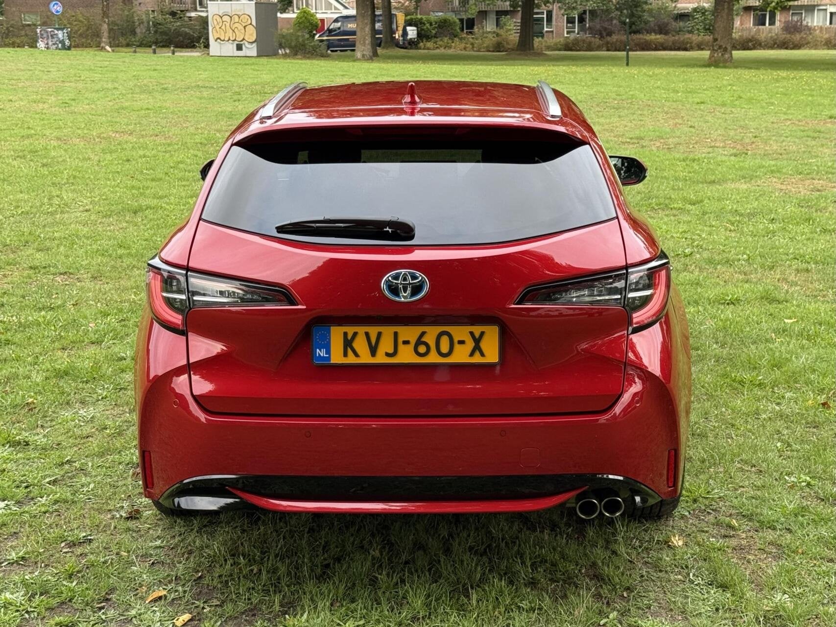 Foto 5 van Toyota Corolla TS 2.0 Hybrid Lounge 184pk 85dkm Zeer Luxe 1e