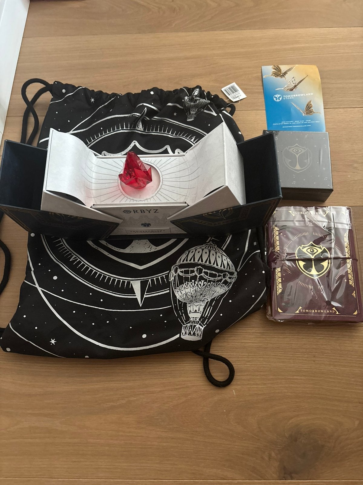 Tomorrowland goodie bag + treasure case 2025, Eén persoon