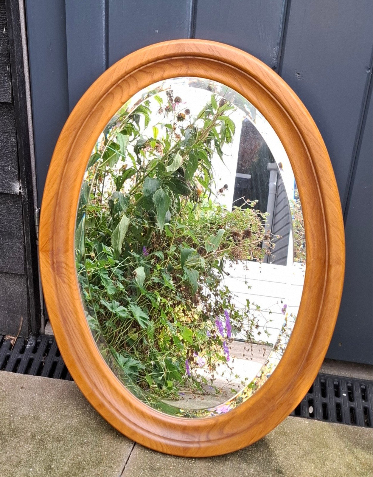 Ovale spiegel met houten lijst, Antiek en Kunst, Ophalen, Ovaal, 50 tot 100 cm, Minder dan 100 cm