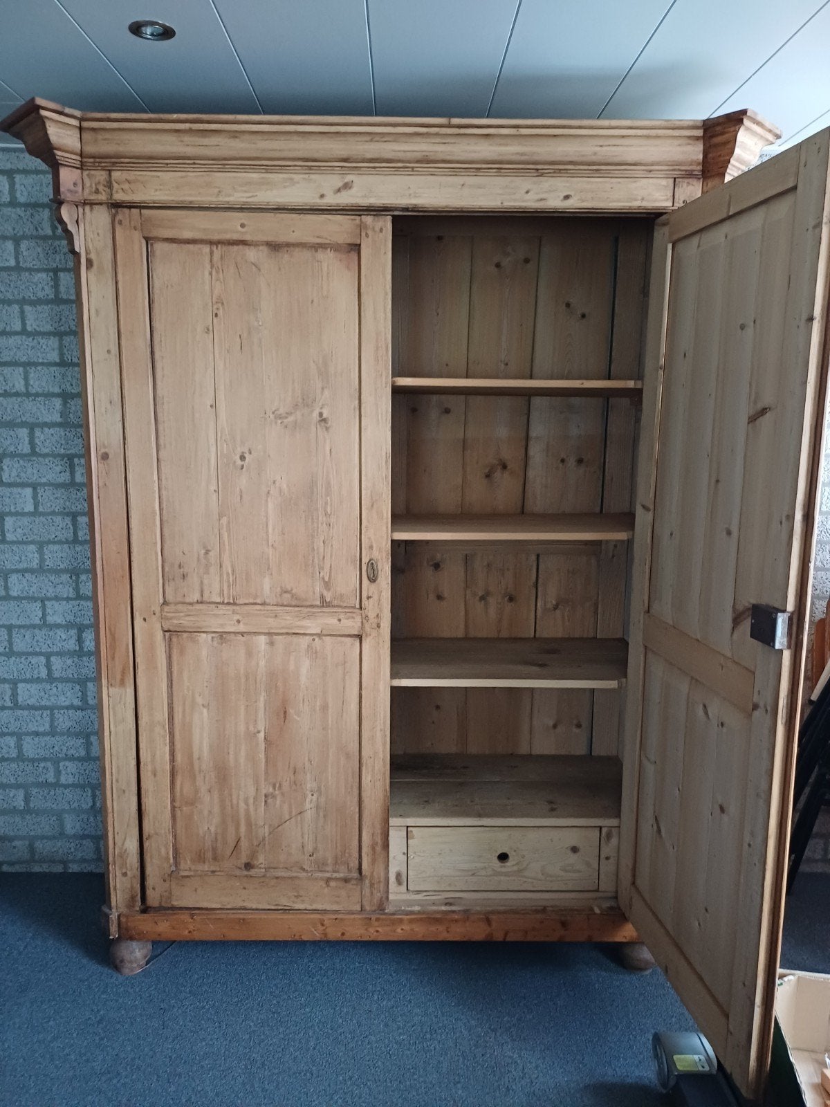 Mooie oude kast, Ophalen