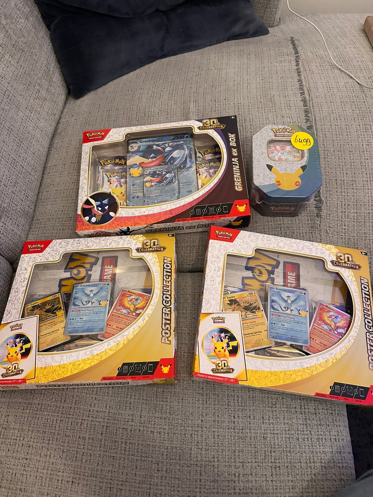 Pokemon 30th celebration poster collection/greninja ex/tin, Ophalen of Verzenden, Nieuw