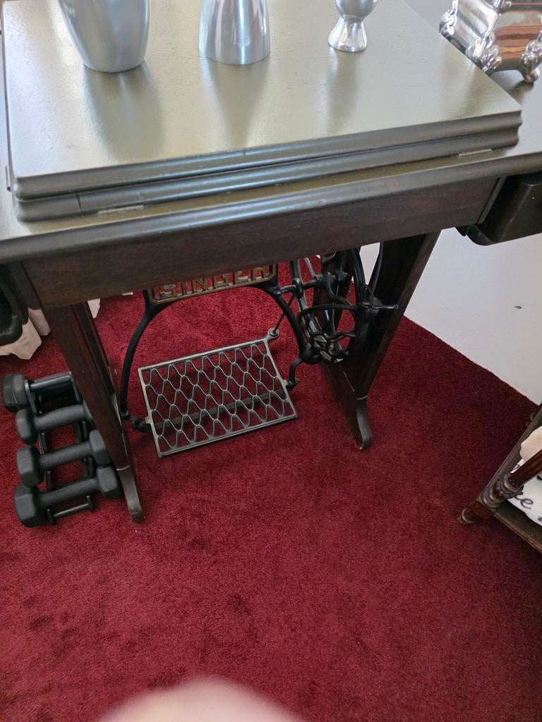Antieke Singer Naaimachine met Tafel - Decoratief, Antiek en Kunst, Antiek | Naaimachines, Ophalen of Verzenden