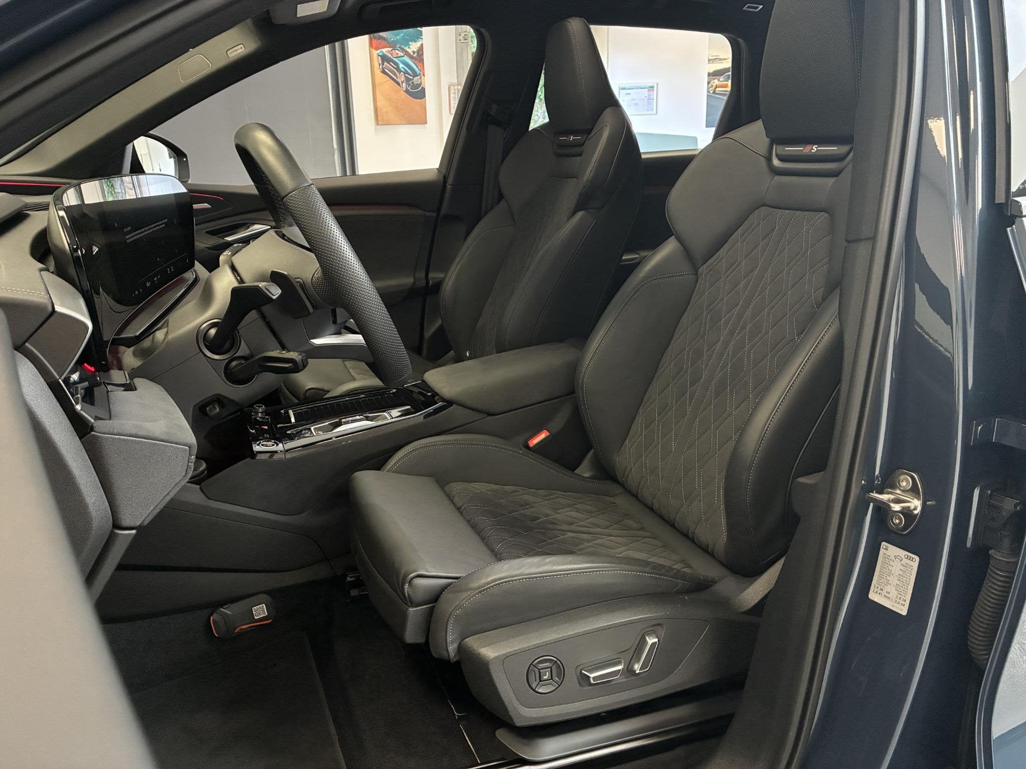 Audi Q6 e-tron Launch edition 83 kWh | S-LINE | TREKHAAK | S, Auto's, Audi, Achterwielaandrijving, Gebruikt, Zwart, Blauw