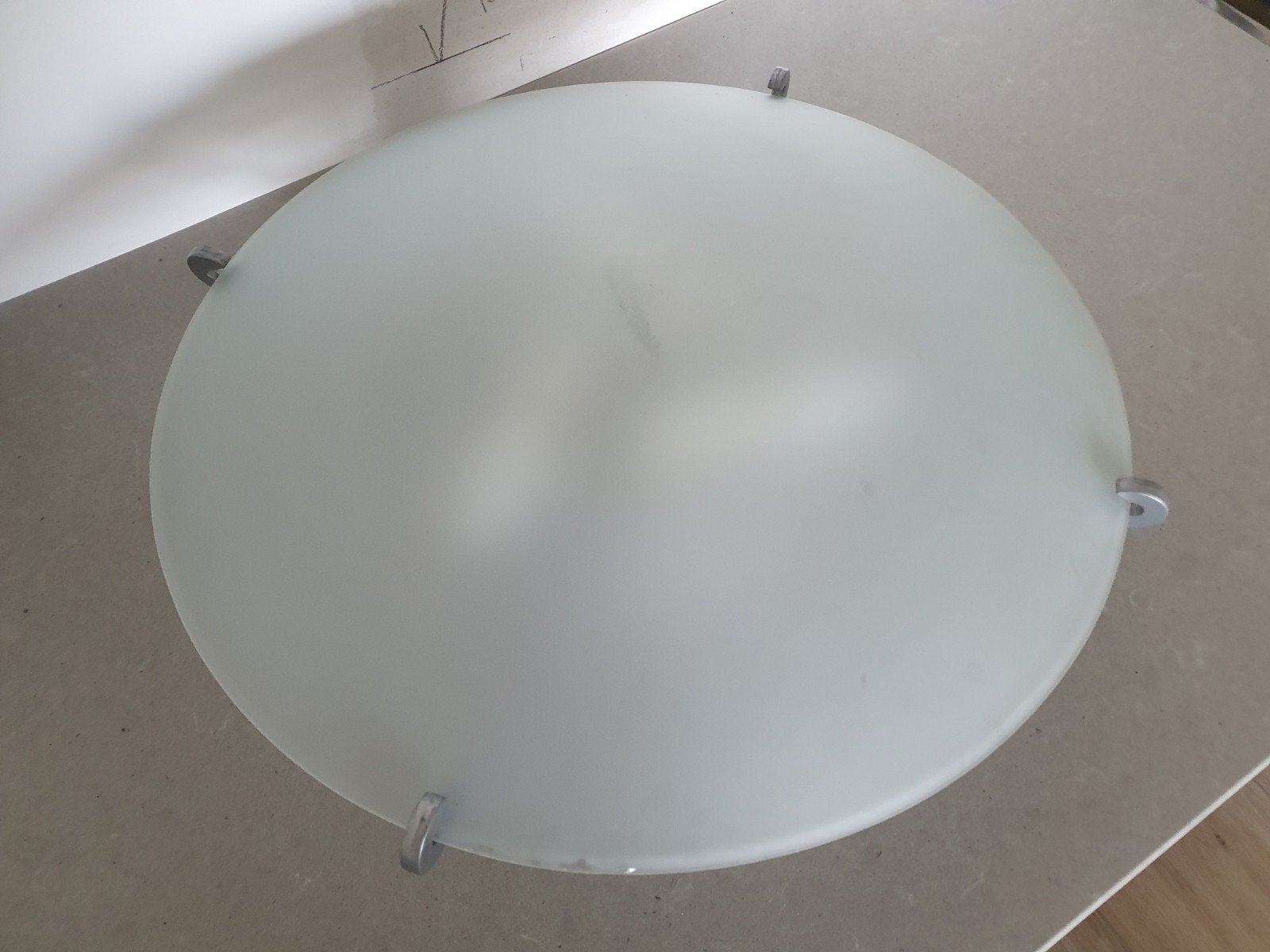 Gratis: plafondlamp met melkglas kap - diameter 46 cm, Ophalen, Gebruikt, Metaal, Zilver