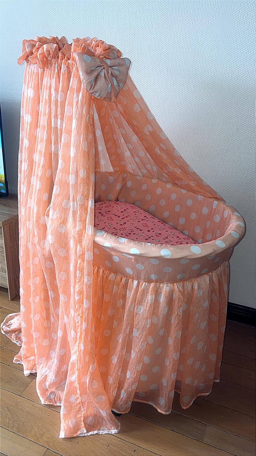Babybed (jongens en meisjes) van 0 tot 6 maanden, Ophalen, Zo goed als nieuw, Minder dan 140 cm, Matras