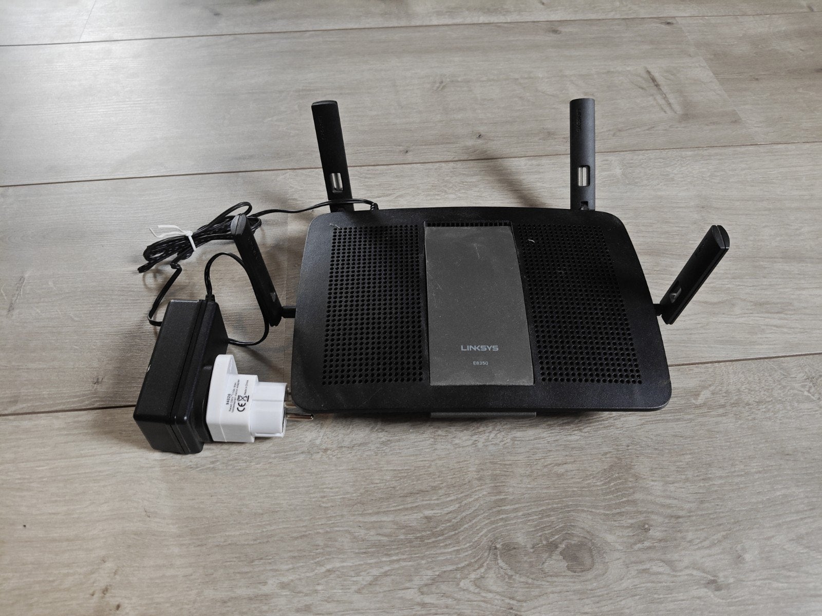Linksys E8350 dual band router, Computers en Software, Routers en Modems, Ophalen of Verzenden, Gebruikt, Router, Linksys