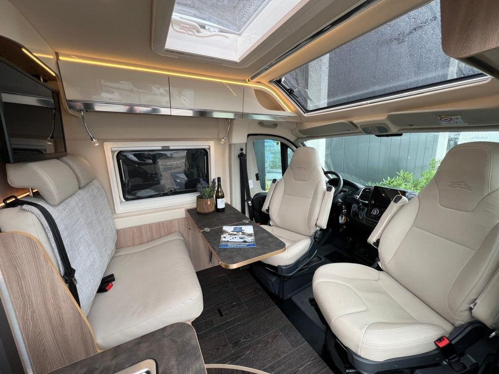 Laika Ecovip 600 automaat, busbiker, nieuwstaat, vol opties, Caravans en Kamperen, Automaat, Chemisch toilet, Buscamper of Camperbus