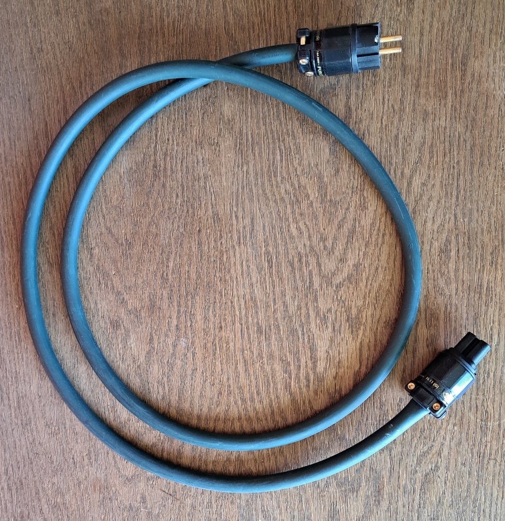 Furutech powercord, Ophalen of Verzenden, Gebruikt, 2 tot 5 meter, Overige kabels