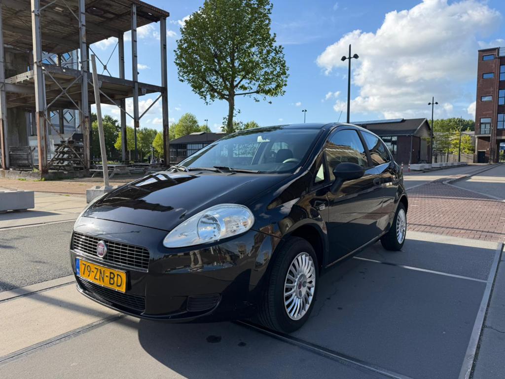 Fiat Grande Punto 1.2 Airco Zwart Nieuwe APK, Auto's, 40 €/maand, 1242 cc, 4 cilinders, Zwart