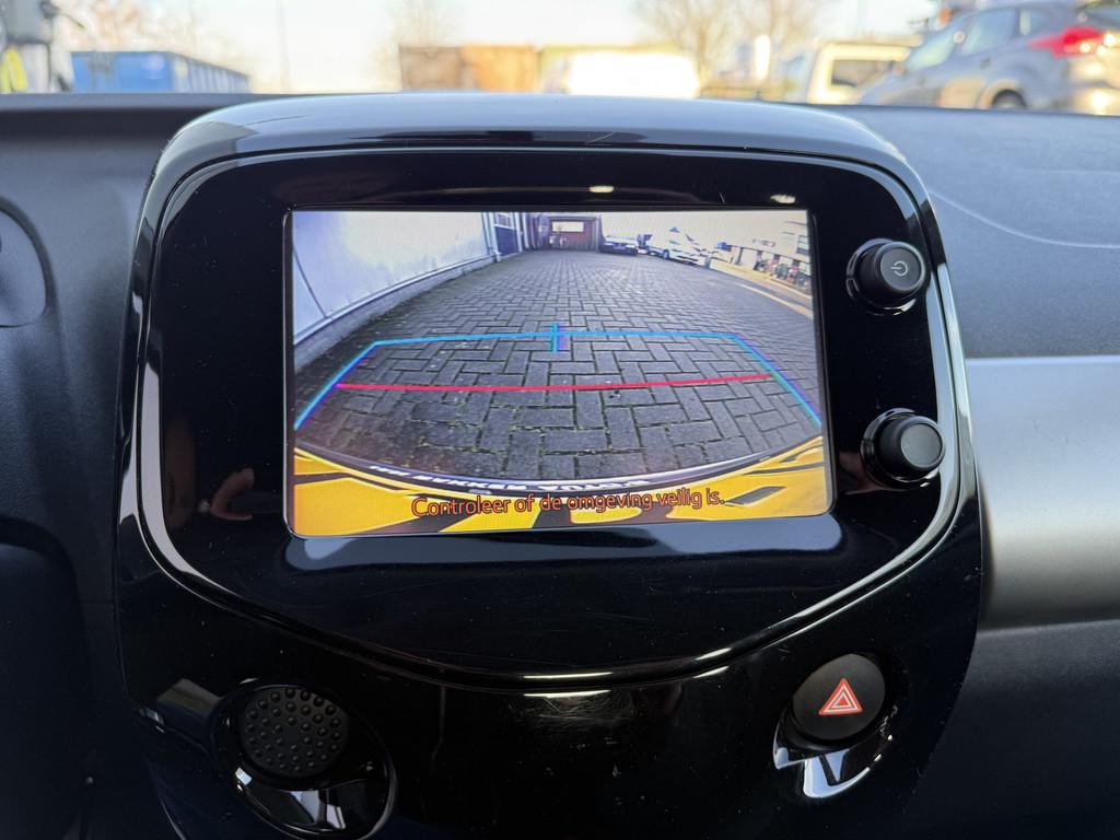 Citroën C1 1.0 e-VTi Shine ✅ Camera ✅ Bluetooth ✅ Ele, Auto's, Voorwielaandrijving, Stof, Gebruikt, 4 stoelen