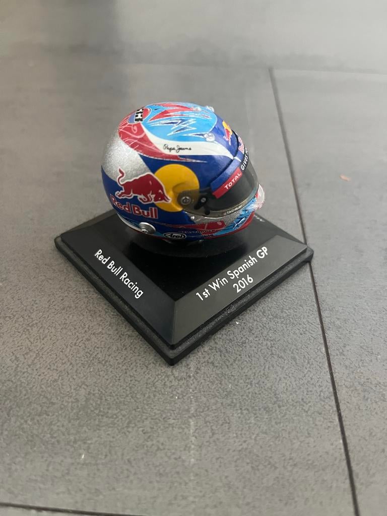 Max Verstappen 1e overwinning Spaanse GP 2016 helm, Ophalen of Verzenden, Zo goed als nieuw