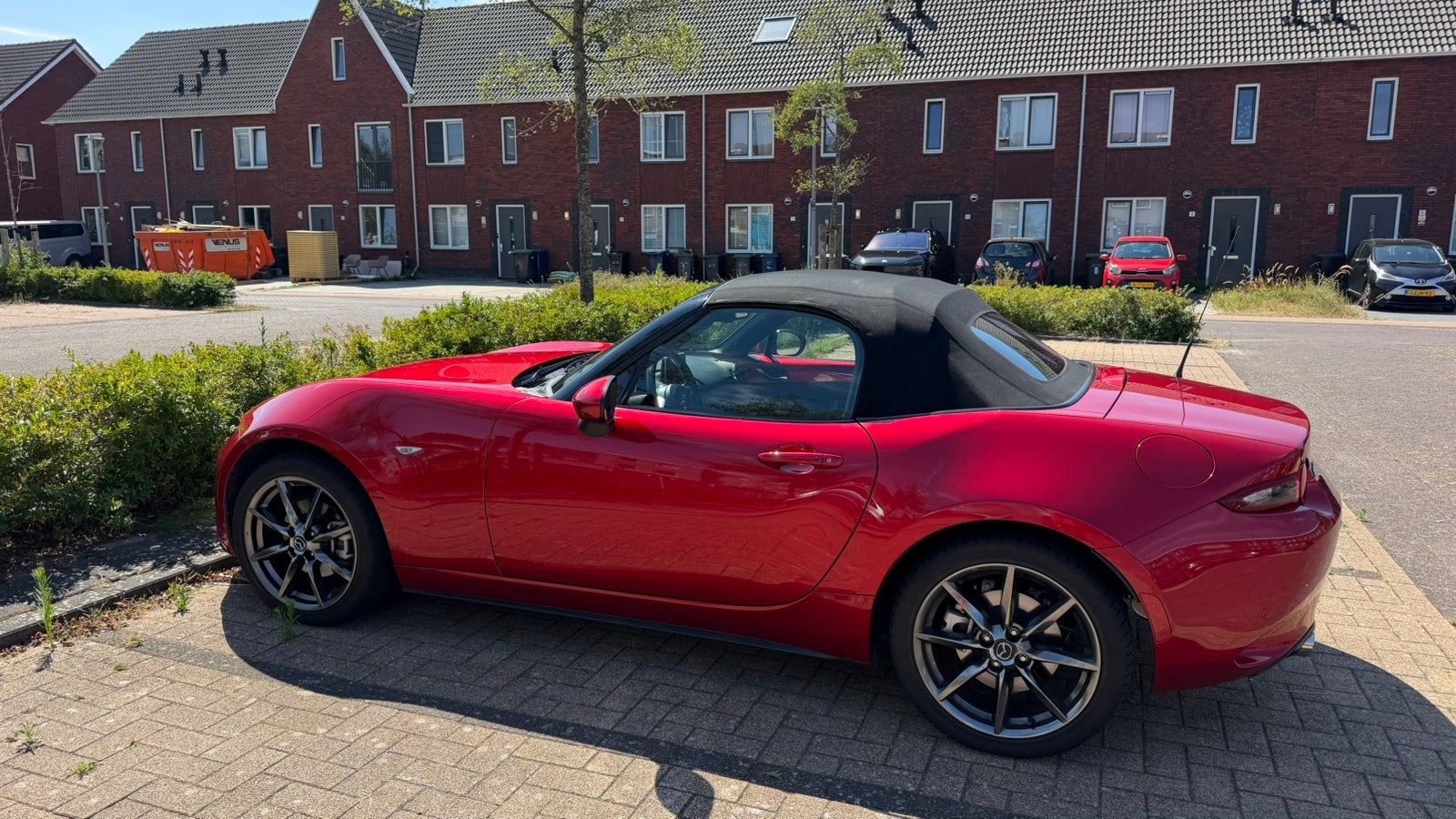 Mazda MX-5 2.0 Skyactiv-g 118KW/160pk, 2016 Rood, Auto's, 1998 cc, 40 €/maand, Zwart, 4 cilinders