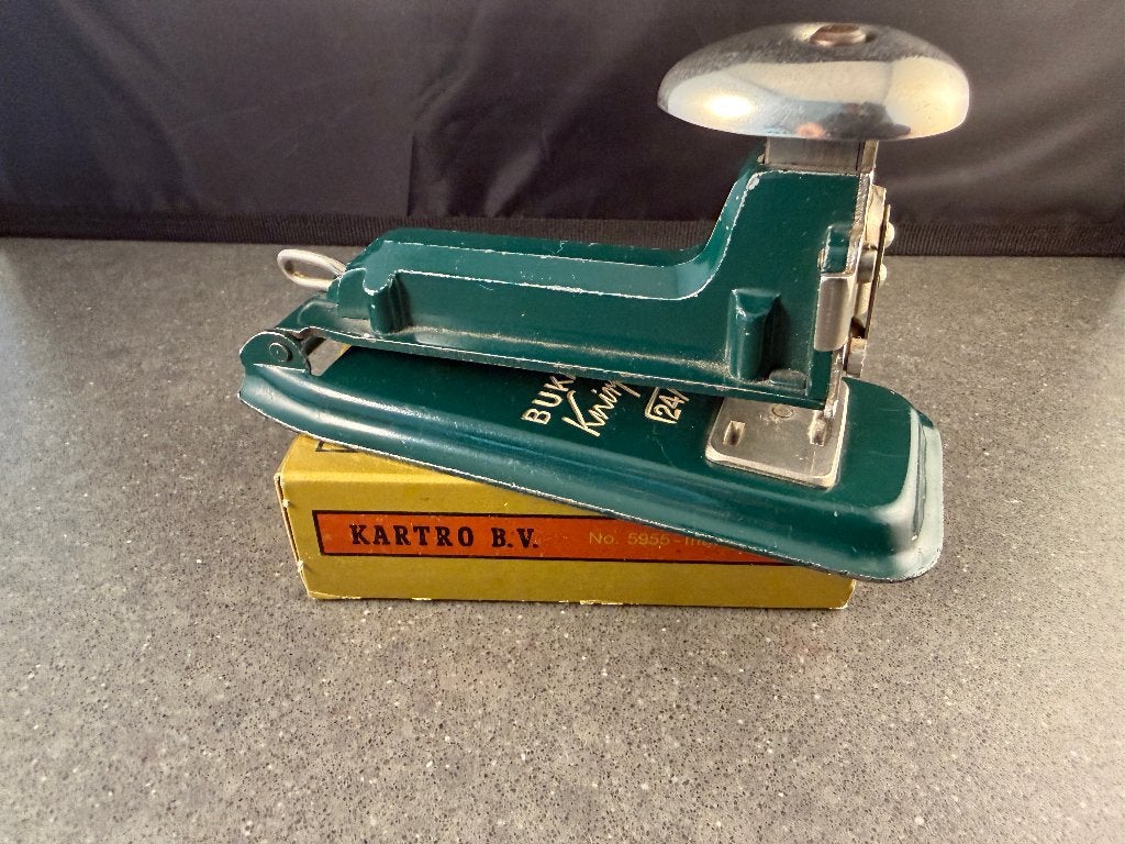 Bukama Knirps A vintage nietmachine met nietjes, Ophalen of Verzenden