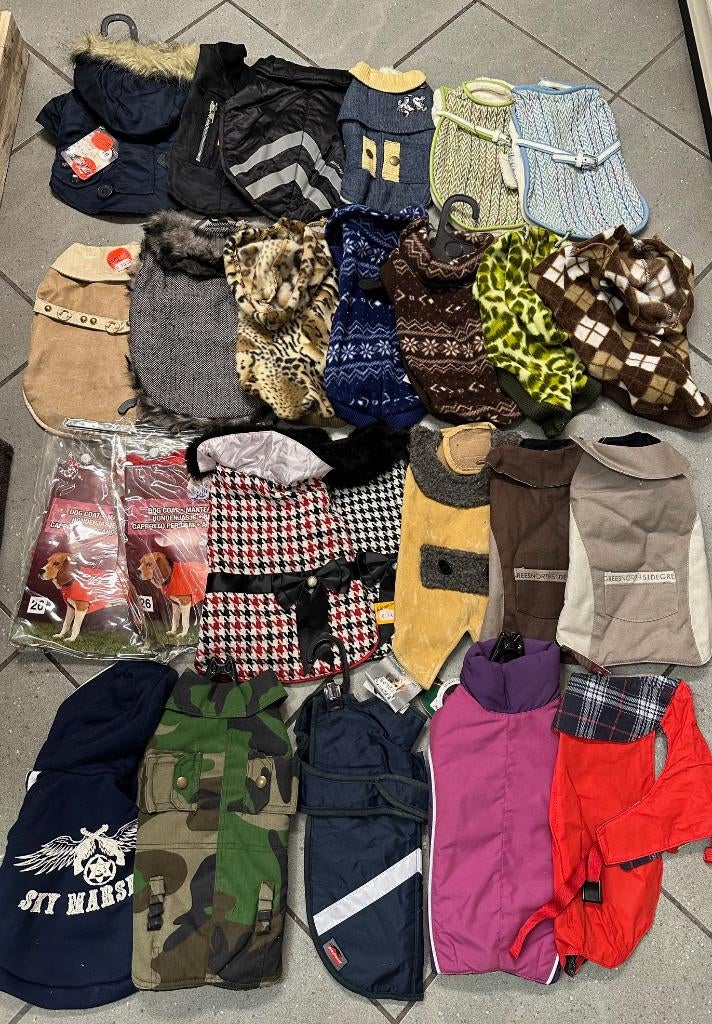 47 hondenjassen maat 26-30cm assorti OP=OP, Dieren en Toebehoren, Hondenkleding, Nieuw, Ophalen of Verzenden, Nvt, Nvt