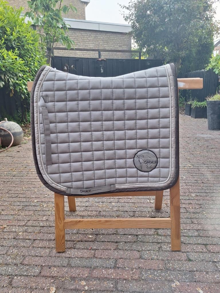 Eskadron dekje beige, Dieren en Toebehoren, Paarden en Pony's | Dekens en Dekjes, Full (L), Dressuurdekje, Ophalen of Verzenden